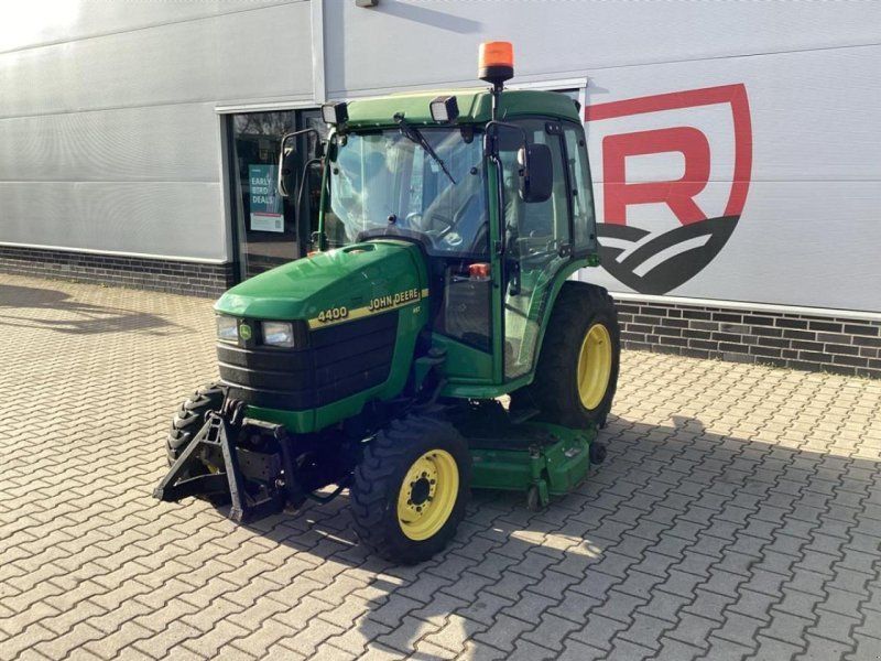 John Deere 4400