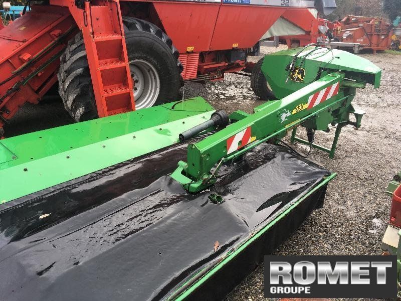 John Deere 331