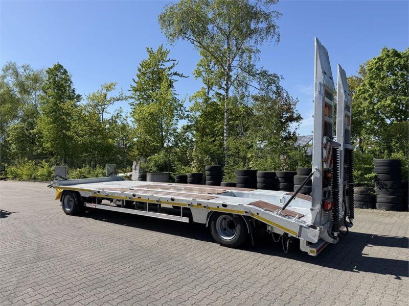 Möslein T2 Plato 8,20 2 Achs Tieflader mit gerader Ladefl