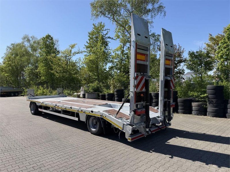 Möslein T2 Plato 8,20 2 Achs Tieflader mit gerader Ladefl