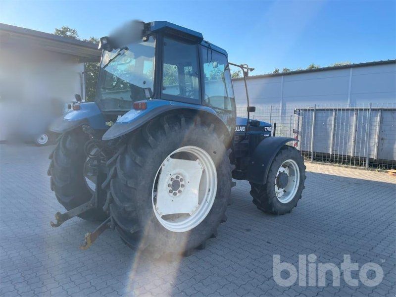 New Holland 7740