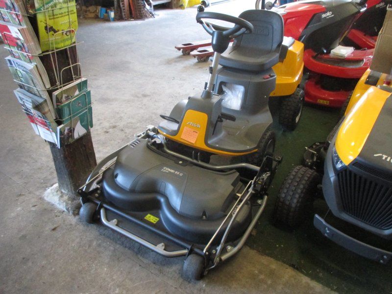 Stiga Frontmäher Park 300 mit Mähwerk Combi 95 Q