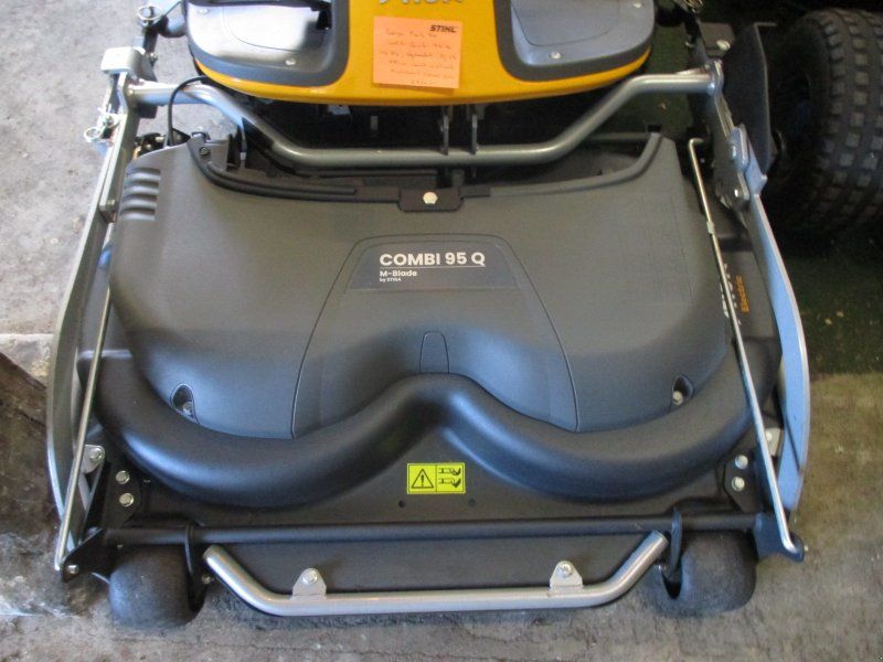 Stiga Frontmäher Park 300 mit Mähwerk Combi 95 Q