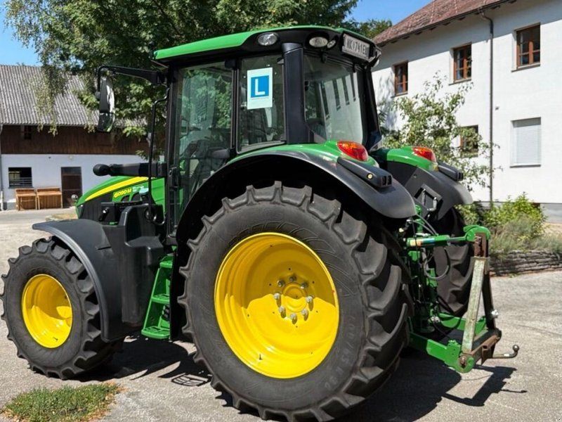 John Deere 6090M
