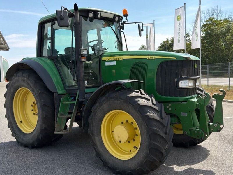 John Deere 6920