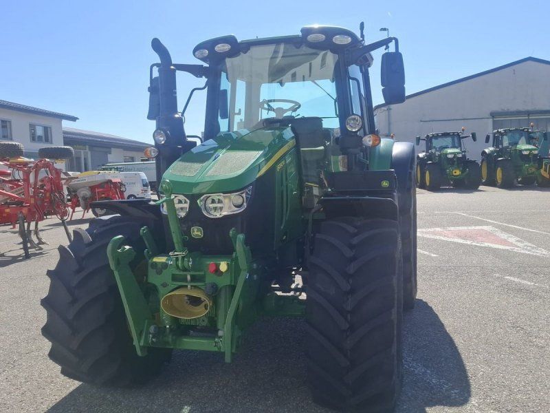 John Deere 6090M