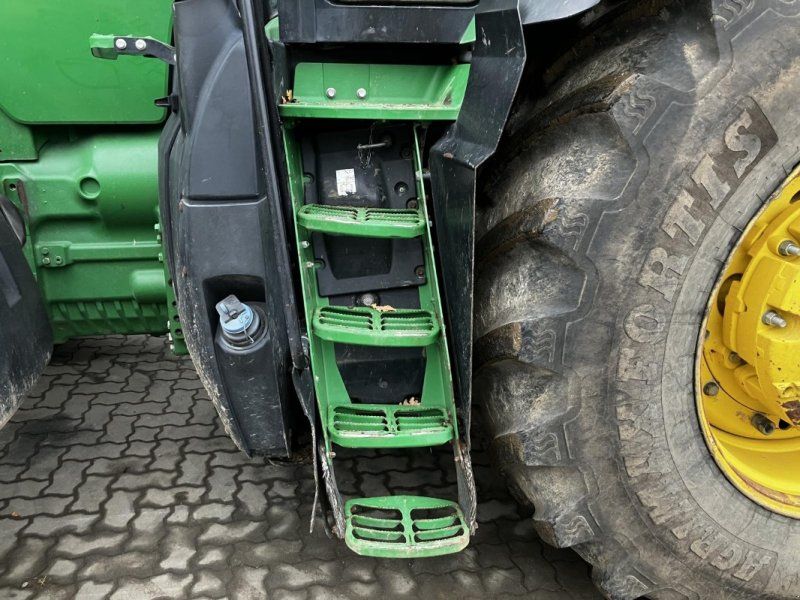 John Deere 8400R