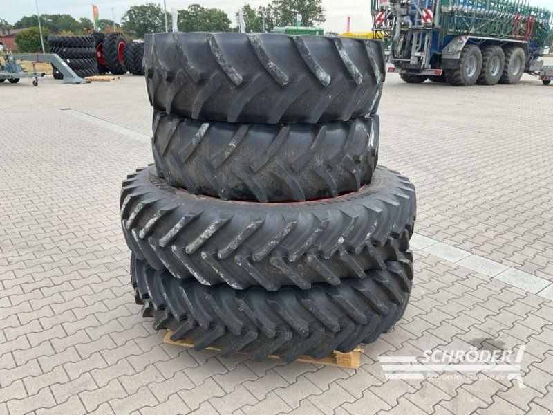 Fendt PFLEGERÄDER 380/85 R30 + 380/90 R46 CEAT