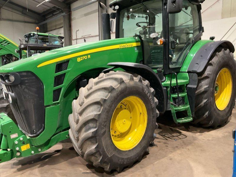 John Deere 8270R