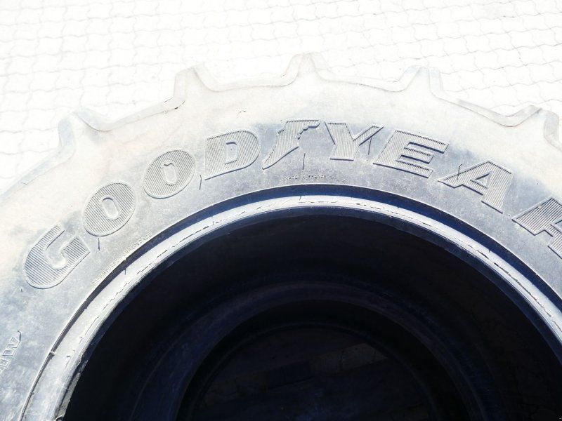 Goodyear 440/65R 24
