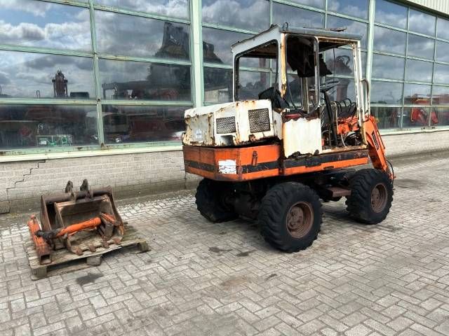Kubota KH 16-W