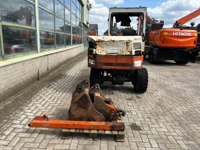 Kubota KH 16-W