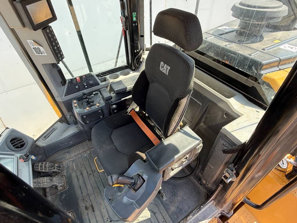 CAT 966M - Automatic Greasing / 3th Function