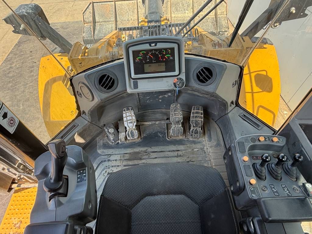 CAT 966M - Automatic Greasing / 3th Function