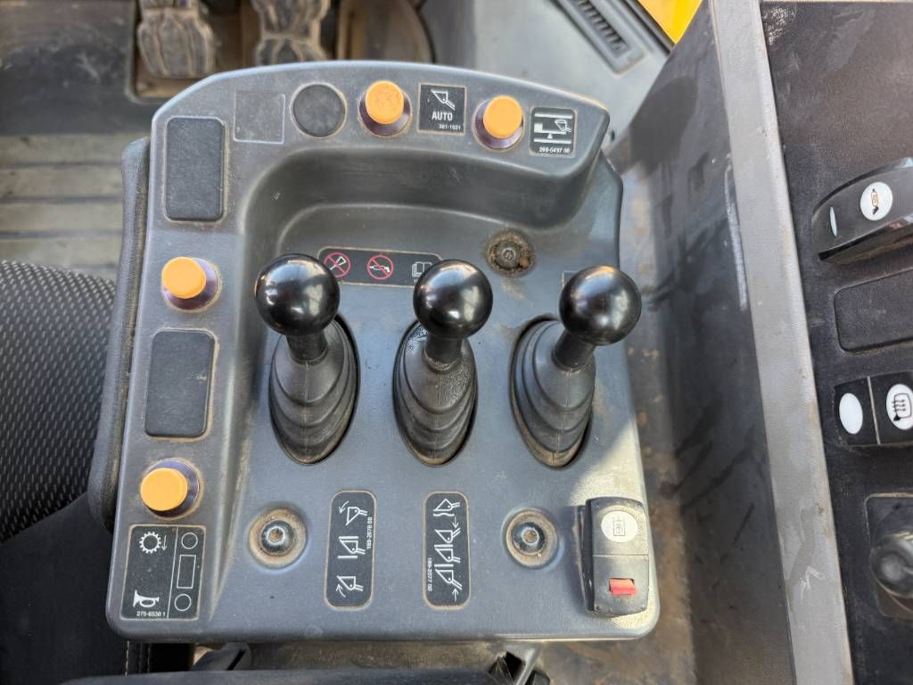 CAT 966M - Automatic Greasing / 3th Function