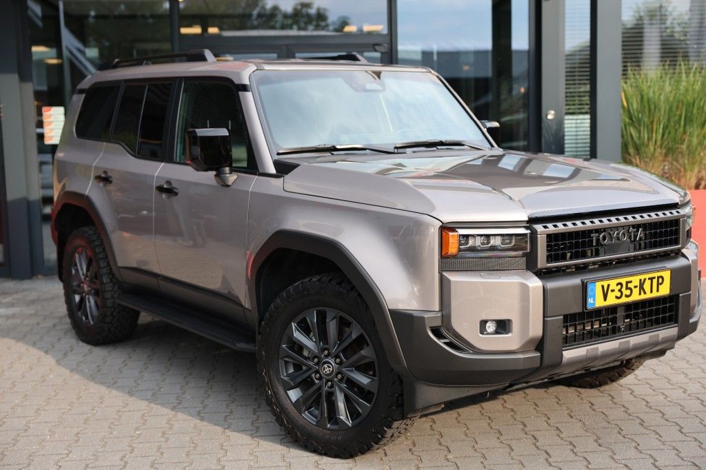 Toyota Landcruiser 250 2.8 D-4D 5DRS PROFESSIONAL A/T VAN