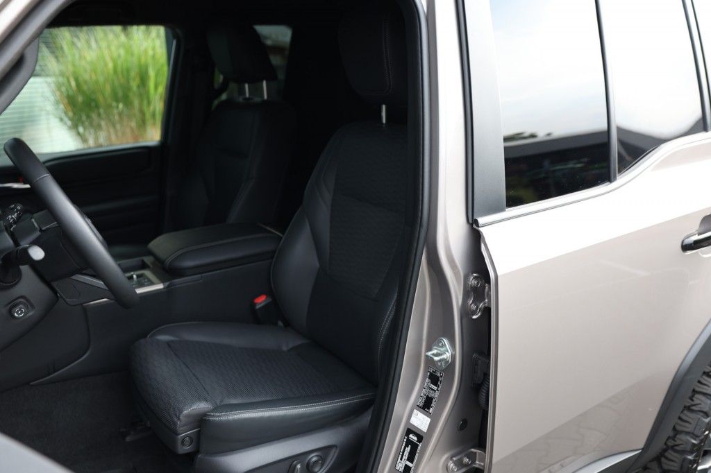 Toyota Landcruiser 250 2.8 D-4D 5DRS PROFESSIONAL A/T VAN