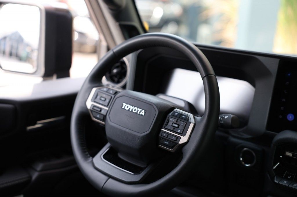 Toyota Landcruiser 250 2.8 D-4D 5DRS PROFESSIONAL A/T VAN
