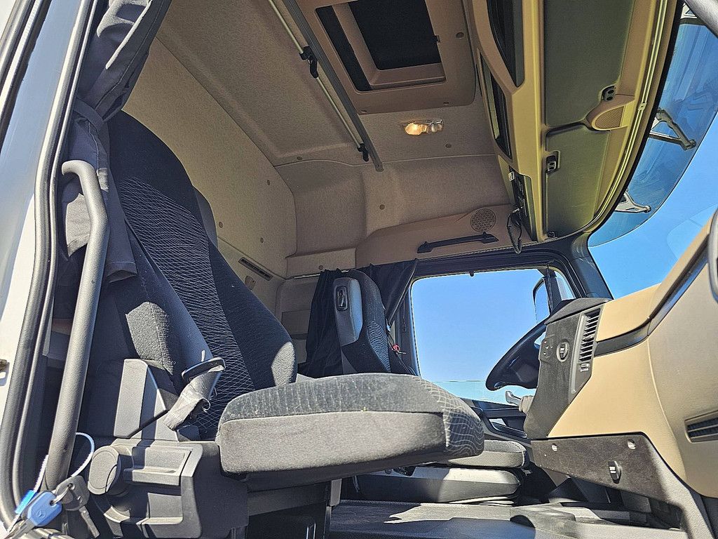 MERCEDES-BENZ ACTROS 1832
