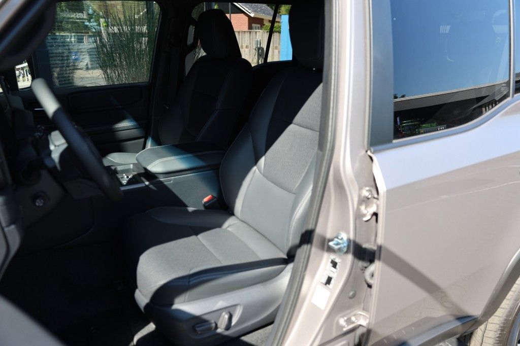 Toyota Landcruiser 250 2.8 D-4D 5DRS MILD HYBRIDE EXECUTIVE A/T VAN