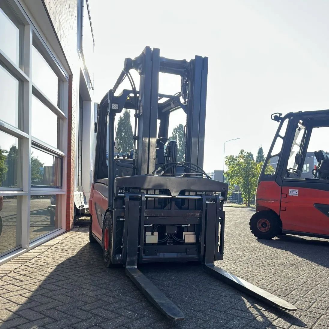 Linde E30-01 met lage urenstand te koop, 3000 kg