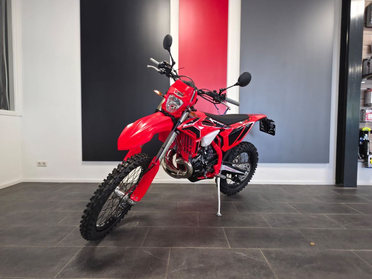 NIEUW! Beta RR 300 XPRO 2T - Enduromotor - Model 2027