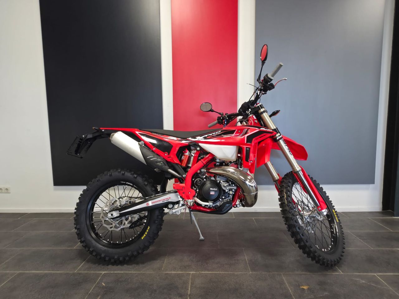 NIEUW! Beta RR 300 XPRO 2T - Enduromotor - Model 2027