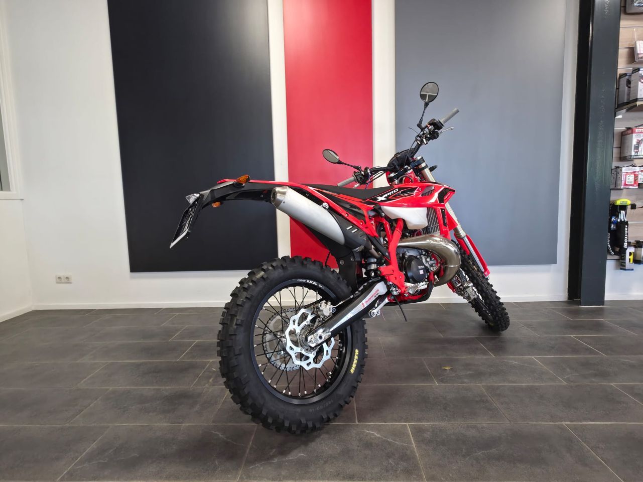 NIEUW! Beta RR 300 XPRO 2T - Enduromotor - Model 2027