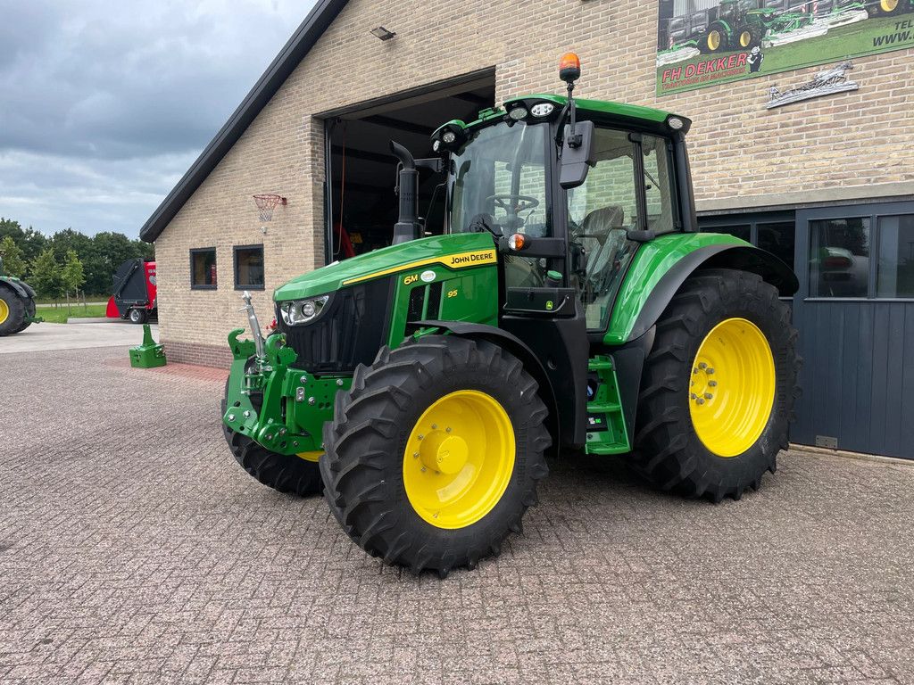 John Deere 6M95