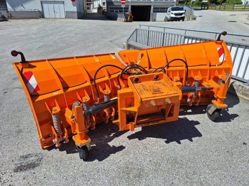 T3 320
