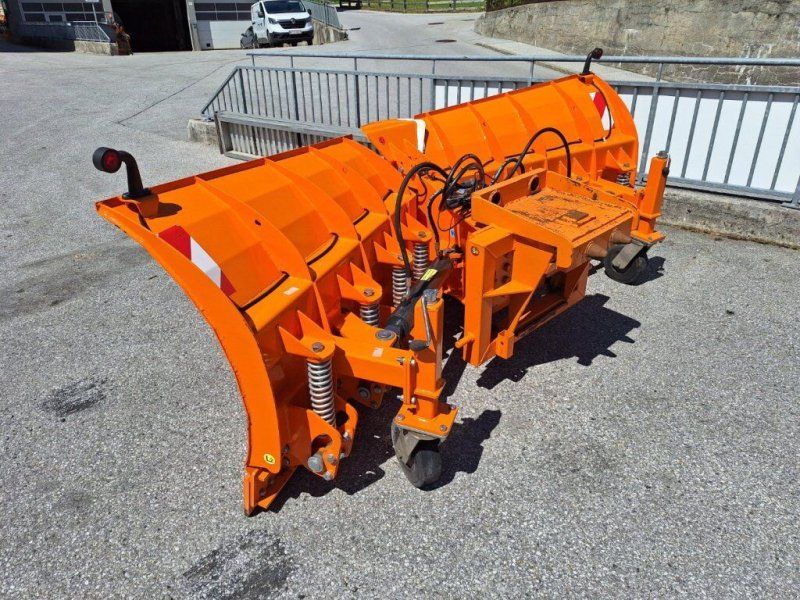 T3 320