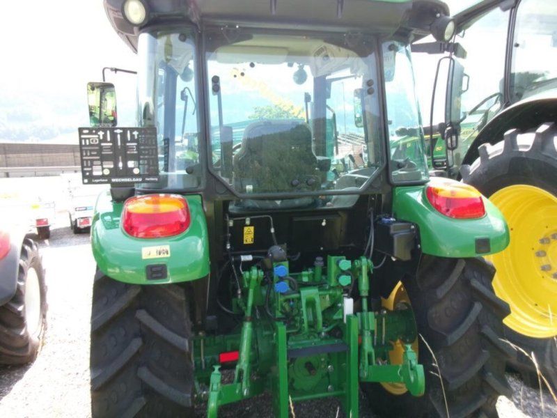 John Deere 5058E