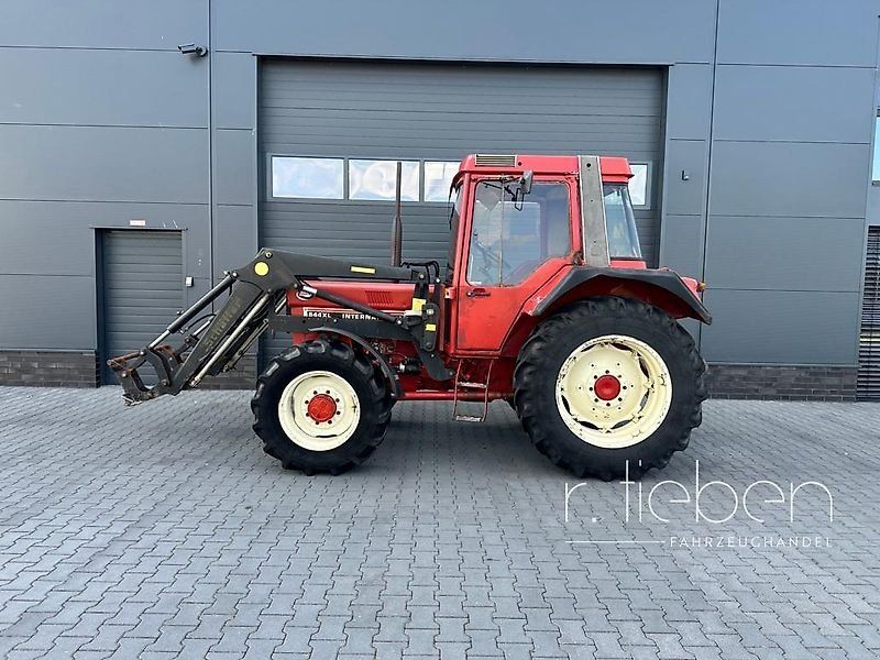 Case IH C 844 XL mit Frontlader