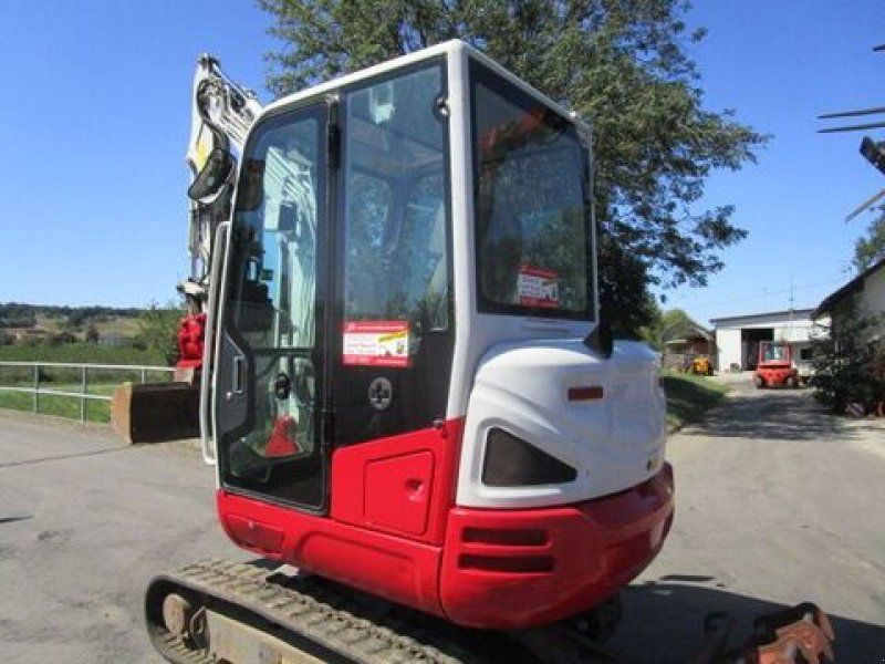 Takeuchi TB 230 POWERTILT + hydr. Schnellwechsler + 4 L