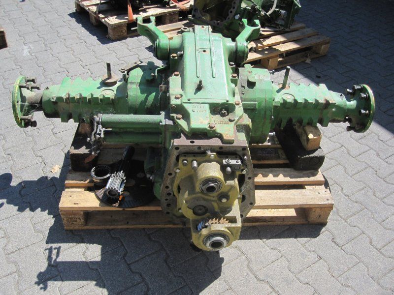 John Deere Hinterachse und Zwischengehäuse 2140