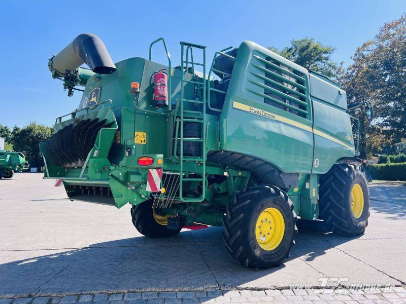 John Deere T660