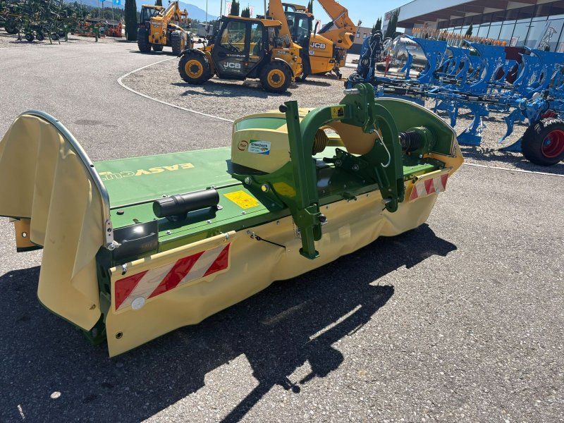 Krone EasyCut F 320 G4 geschoben