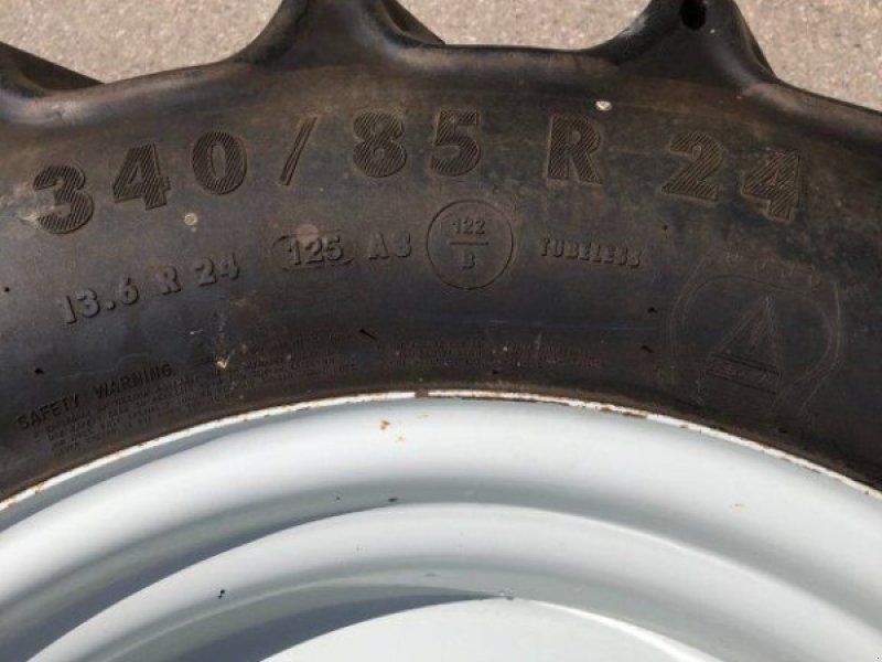 Conti AC 85 340/85R24 mit Felge