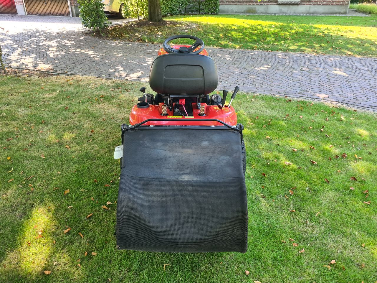 MTD RC 125 zitmaaier met opvangbak als nieuw.