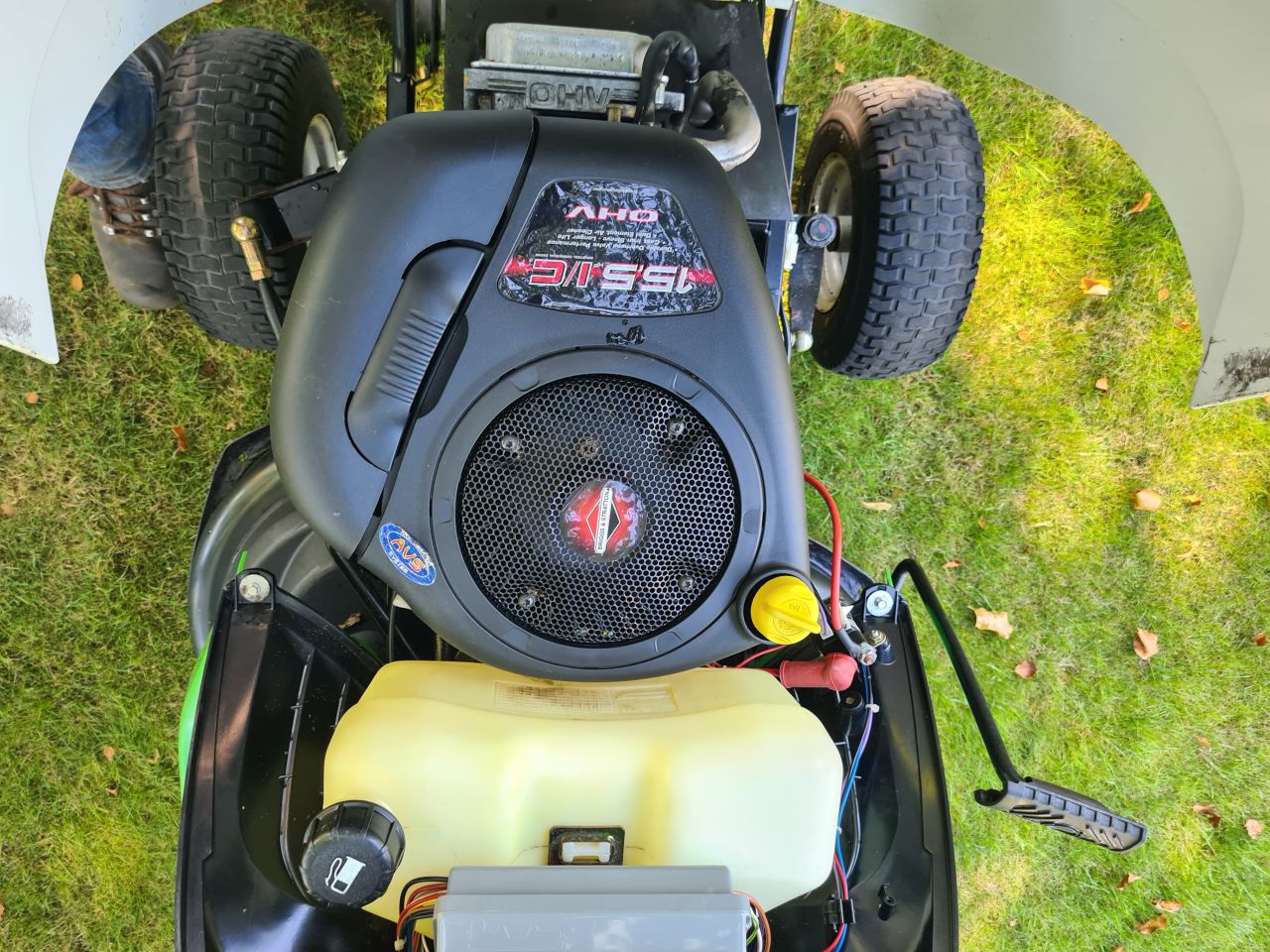Viking Cyclon zitmaaier met opvangbak hydrostaat.