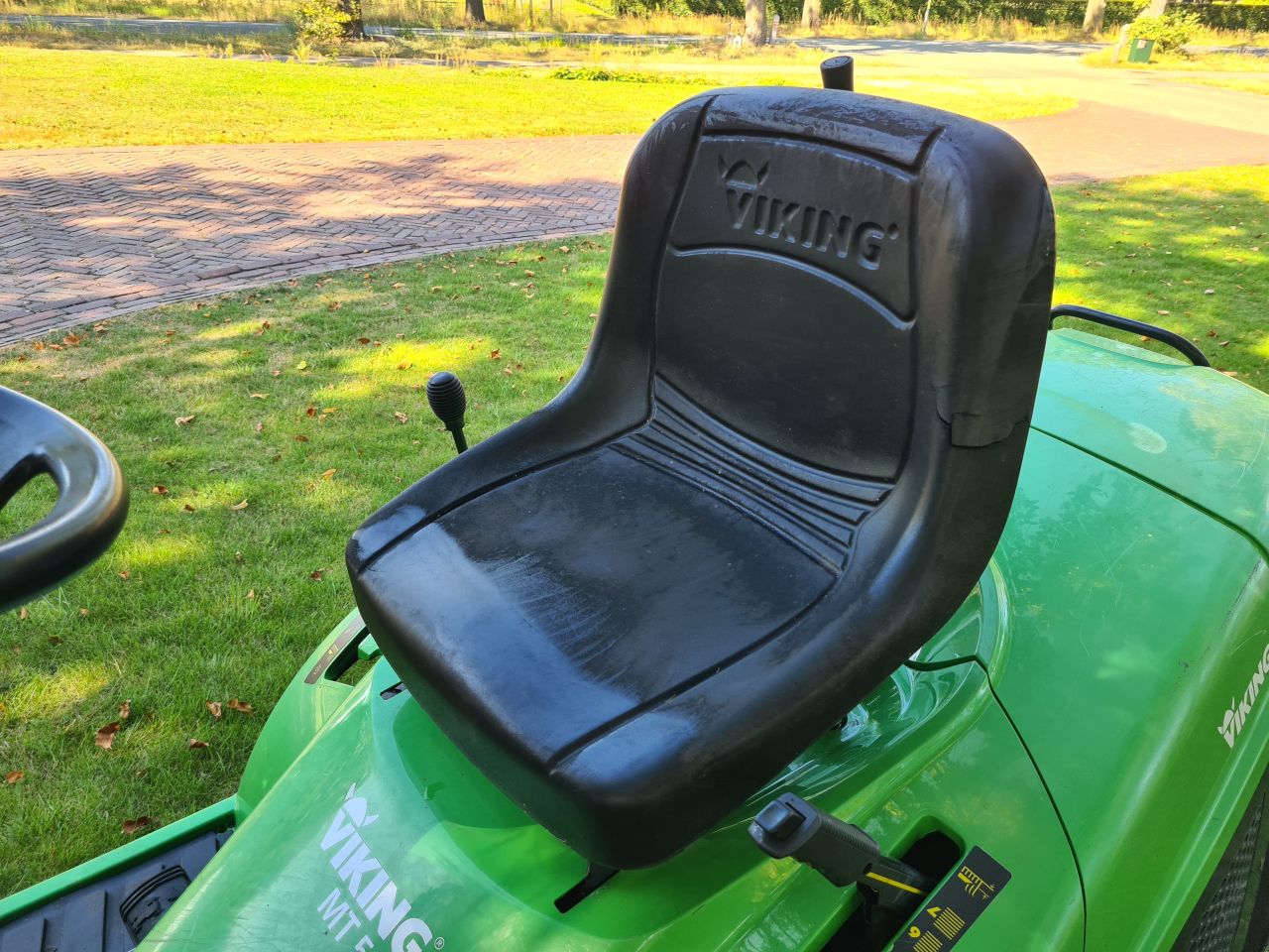 Viking Cyclon zitmaaier met opvangbak hydrostaat.