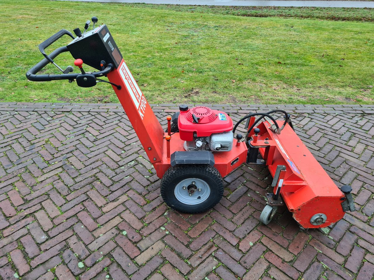 Kersten K 1100 veegmachine hydrostaat.