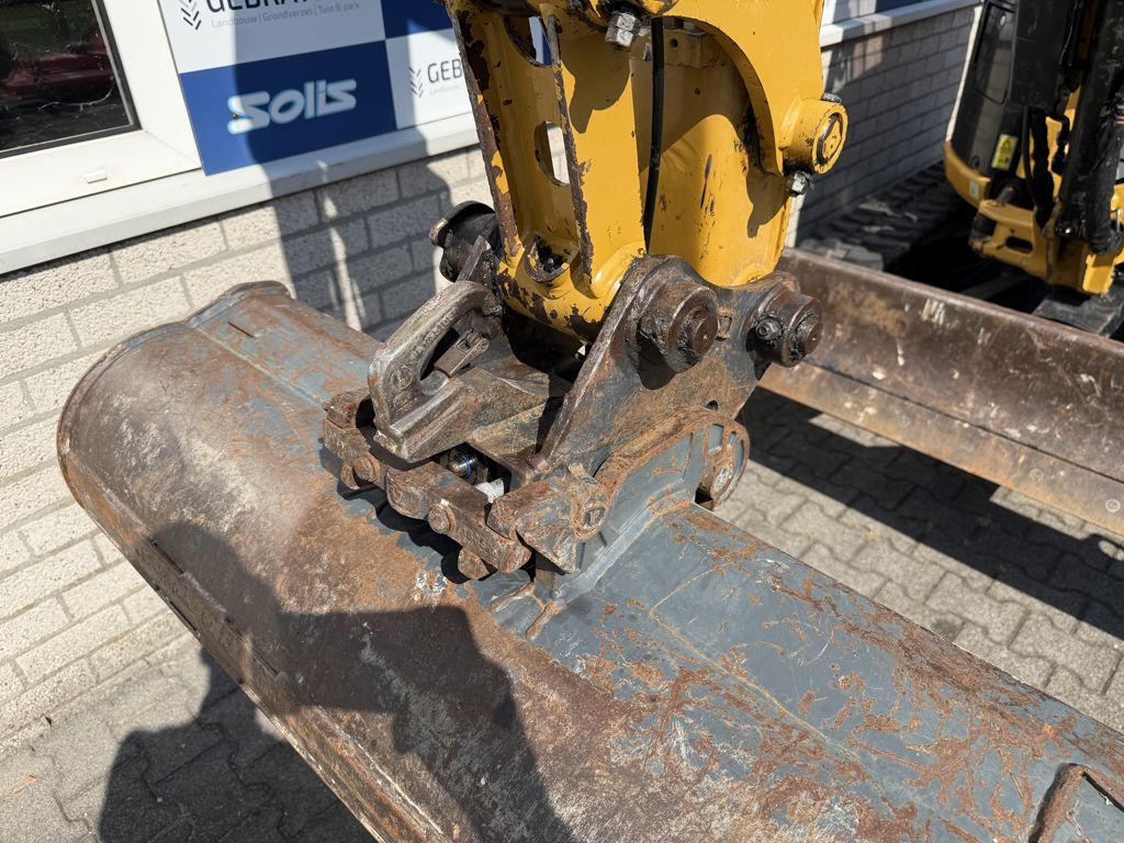 Caterpillar 303.5 graafmachine minigraver rupskraan