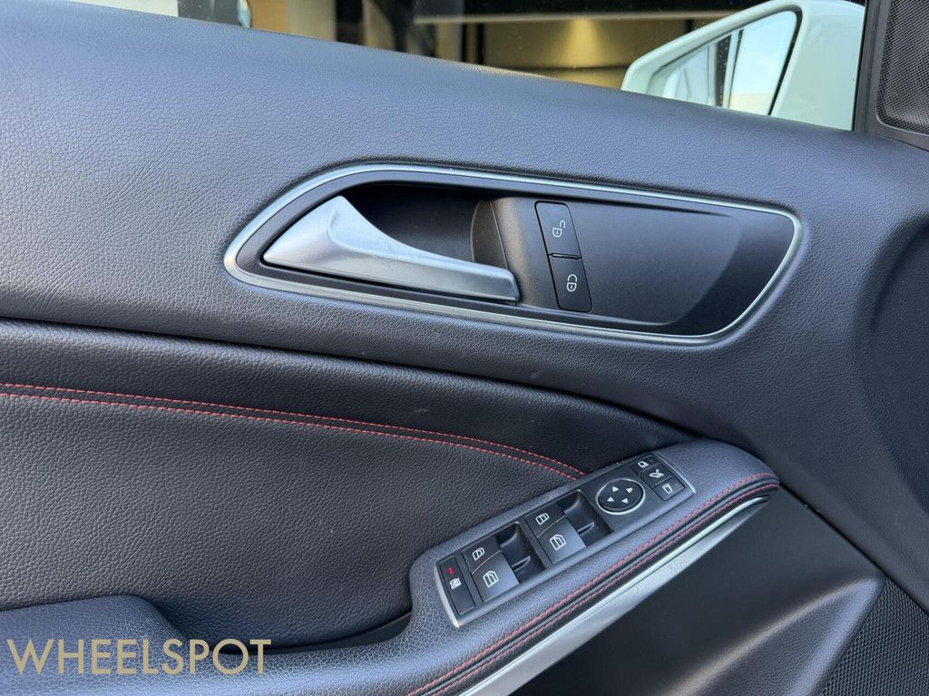 Mercedes GLA-klasse 250 4Matic AMG|Pano|Keyless|19 Inch|Camera