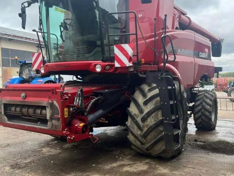 Case IH axial-flow 8230