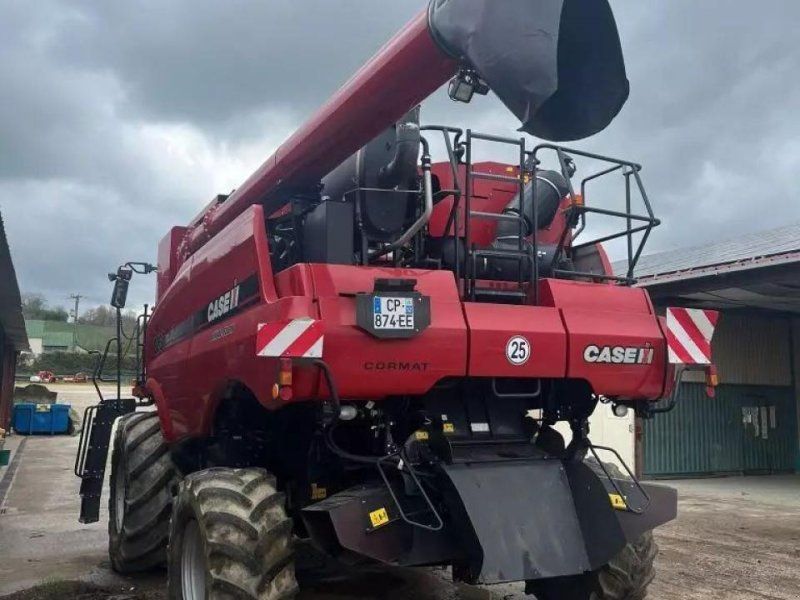 Case IH axial-flow 8230