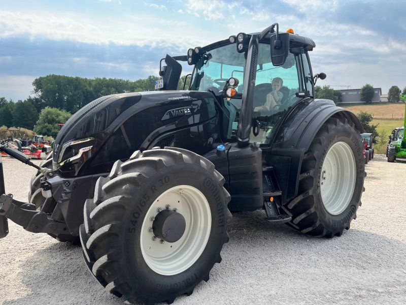Valtra T215 A
