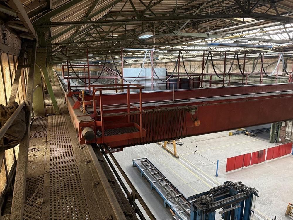 Demag-Laufkran mit 10 Tonnen Tragkraft und 28.470 cm³ Hubraum (Halle 1)
