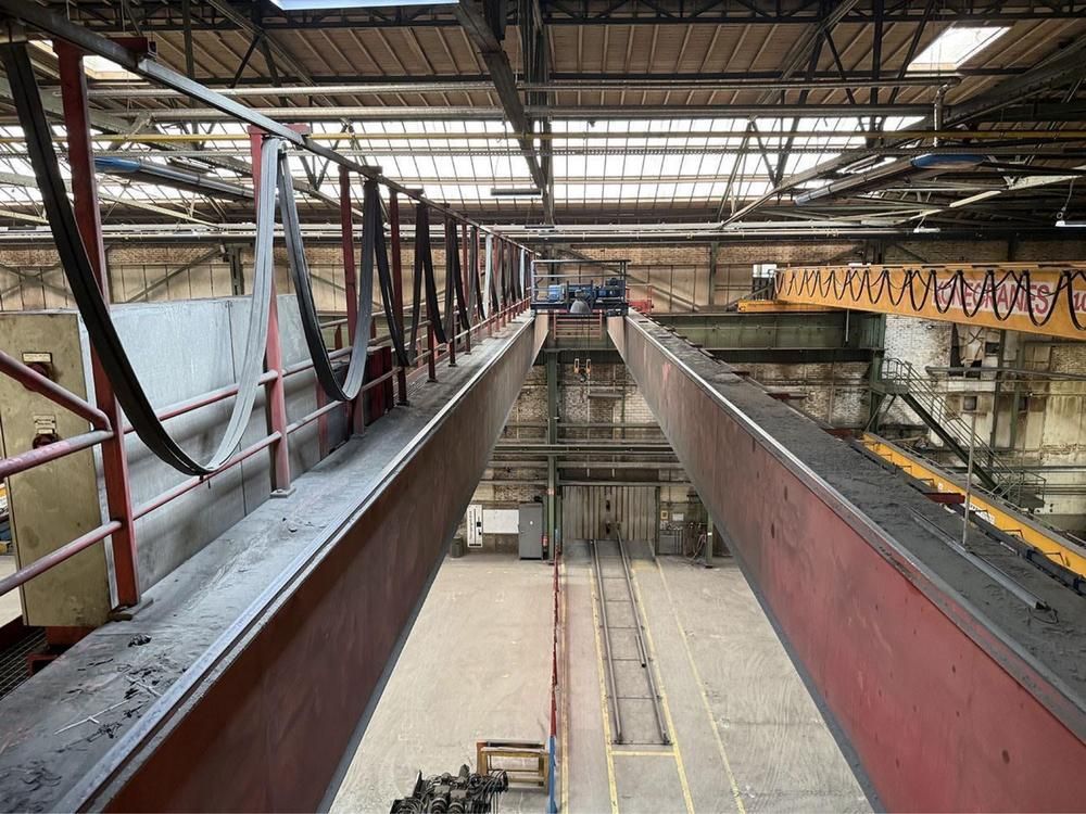 Demag-Laufkran mit 10 Tonnen Tragkraft und 28.470 cm³ Hubraum (Halle 1)