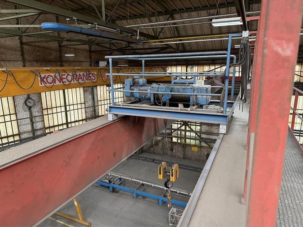 Demag-Laufkran mit 10 Tonnen Tragkraft und 28.470 cm³ Hubraum (Halle 1)